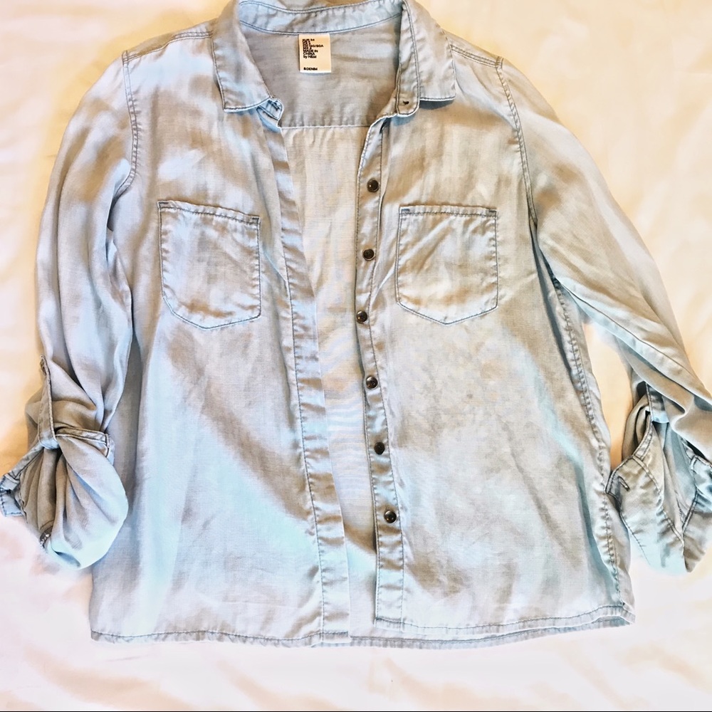 H&M button up chambray shirt